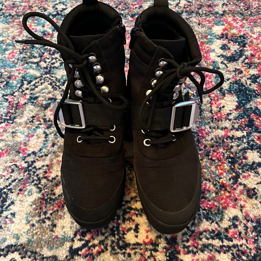 Cute Steve Madden boots, I wore once.